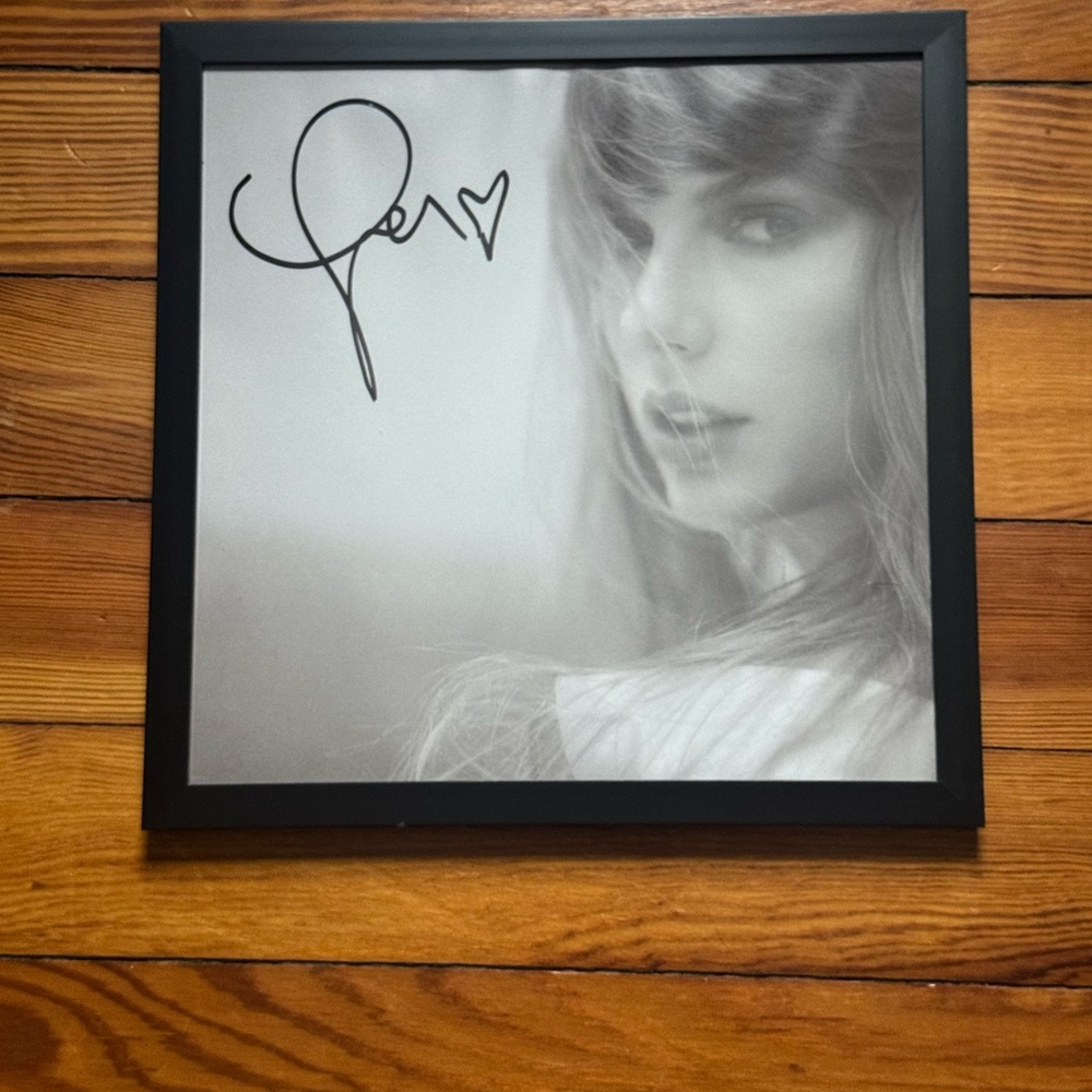 Taylor Swift The Tortured Poets Department Vinyl Signed With Heart